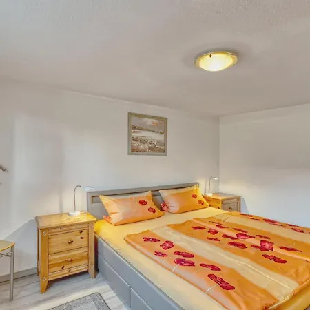 Apartment Amazing In Mueritz
